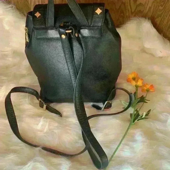 🔥 MCM Backpack 🔥 heart 💕 - Picture 4 of 7